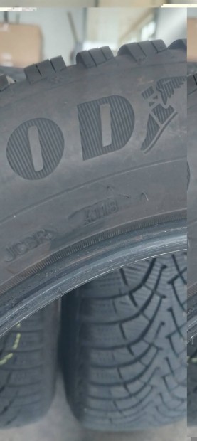 205/60 R 16 Goodyear teli garnitra 