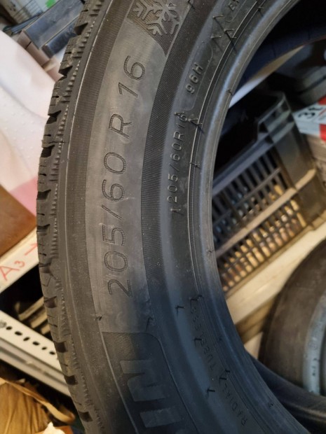 205/60 R 16 Michelin Alpin 7