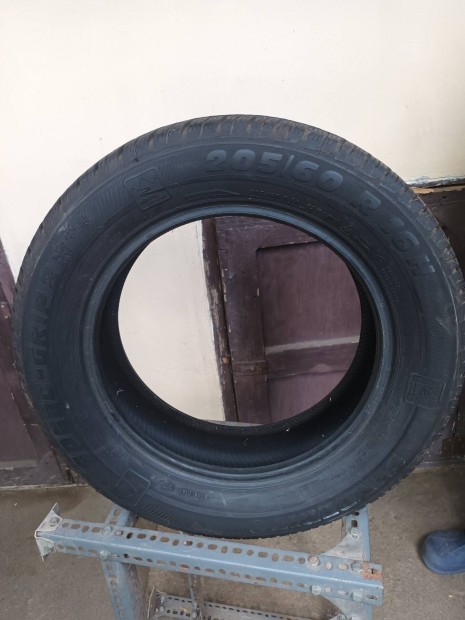 205/60 R 16 téli gumi