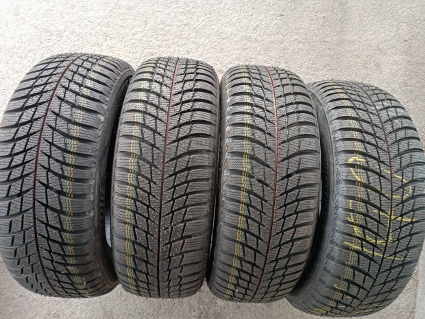 205/60 r16 92H Bridgestone Blizzak LM001 téli gumi garnitúra