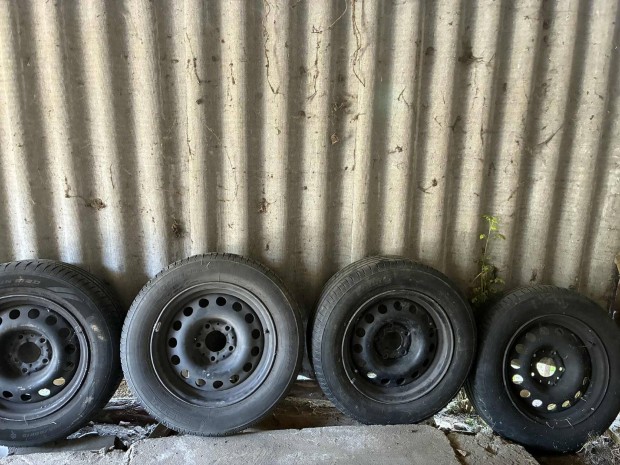 205/60r15 lemez felni gumival