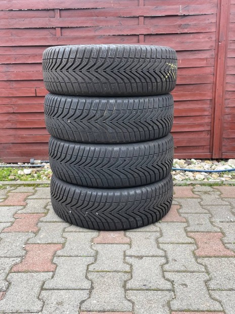 205/60r16 Vredestein