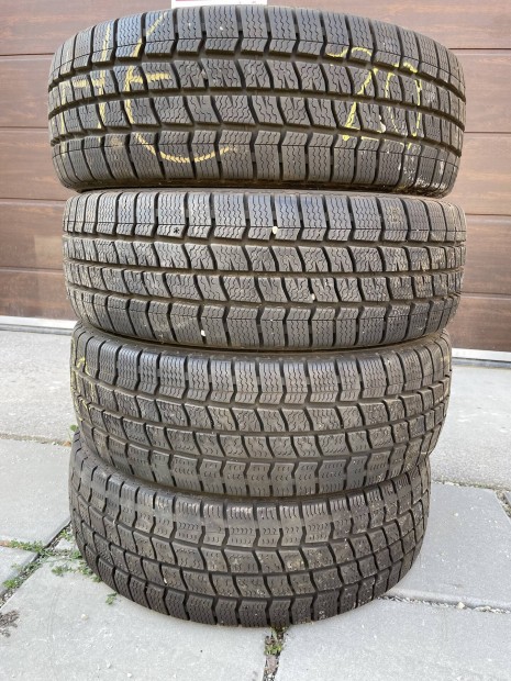 205/65R16C 205/65 R16C 107/105T Vredestein tli gumi garnitra