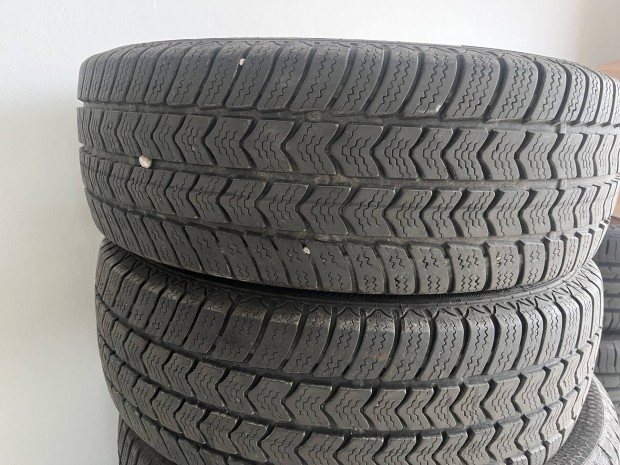 205/65R16C Semperit tligumi elado