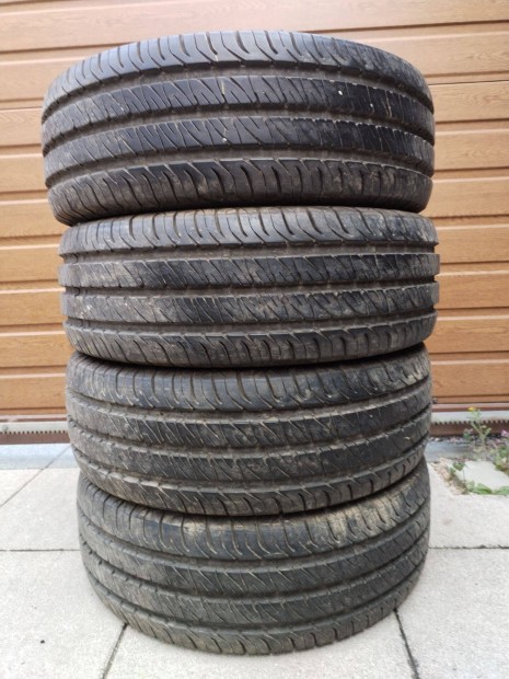 205 65 15 c uniroyal 205/65 R 15 C nyári gumi garnitura újszerű