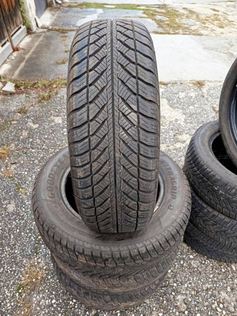205/65 R16 95H 1éves 90%osdb Good&Year Ultragrip 8 téli gumi
