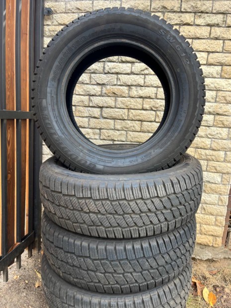 205/65 R16 C Goodride téli gumi eladó 99,99%-os állapotban 205 65 16 C