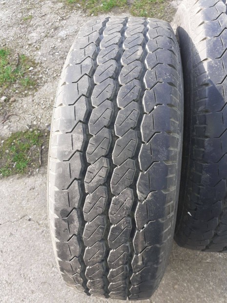 205/70 R15 C gumi Hyundai felnin 1 db