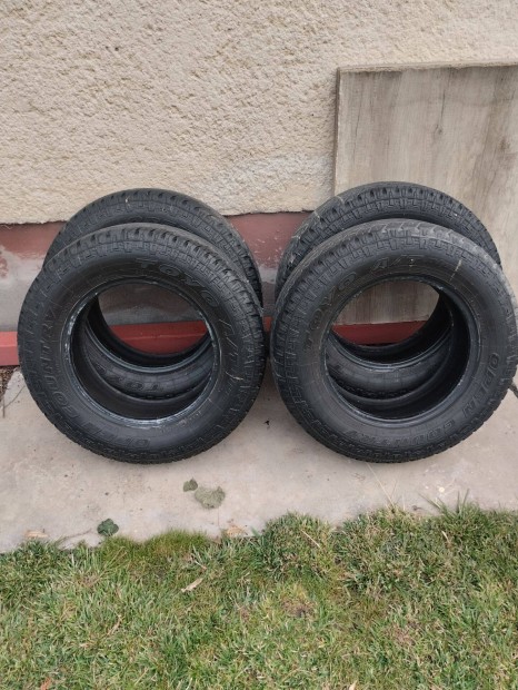 205/70 Toyo téligumi eladó