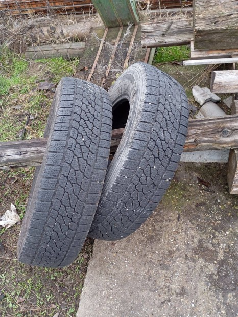 205/75/16C gumi elad�