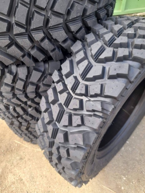 205/75 R16 Cobra mintás terepgumi