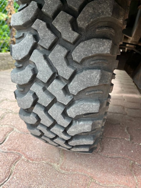 205 75 r15 Terepgumik 4 db felnin Forward Safari 540
