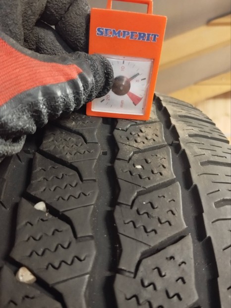 205/75 r16c Continental tli gumi Nmetorszgbl 6.5 mm-es.