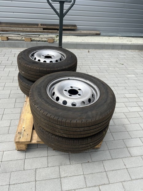 205/75r 16c Goodyear Efficientgrip