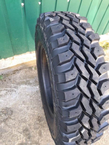 205/80R16 MT mint�s terepgumi