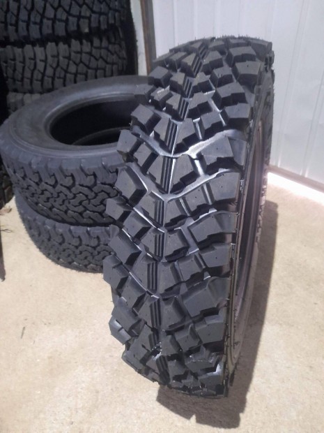205/80R16 Sahara mints terepgumi