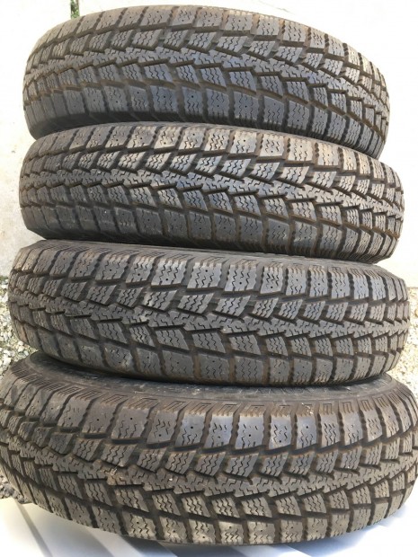 205/80R16 terepjr gumik