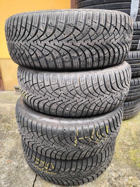 205 / 55 R16 Goodyear Ultragrip 9 (tli) gumi - 4db