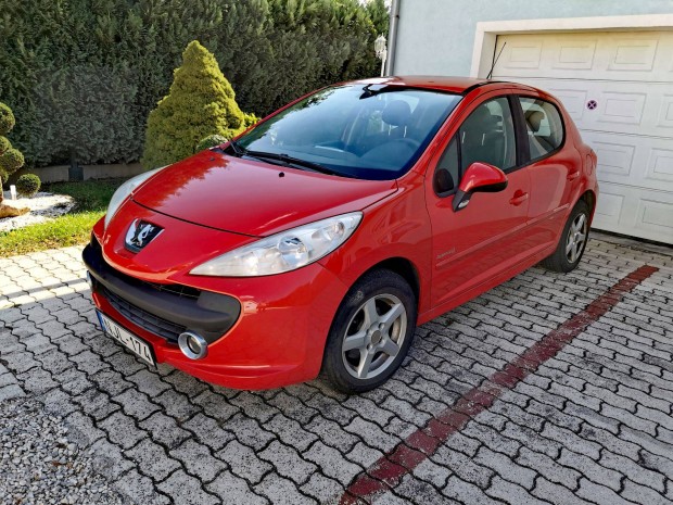 209-es Peugeot 207 magnszemlytl elad