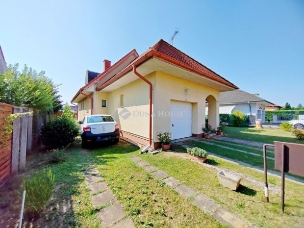 209 nm-es h�z elad� Szombathely