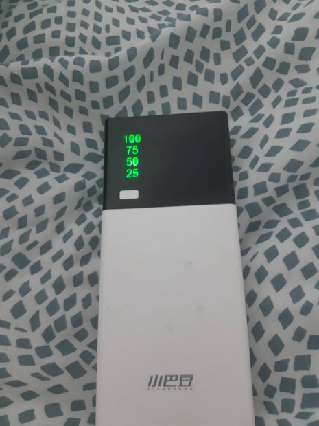 20.000 mha -s powerbank hibtlan! 