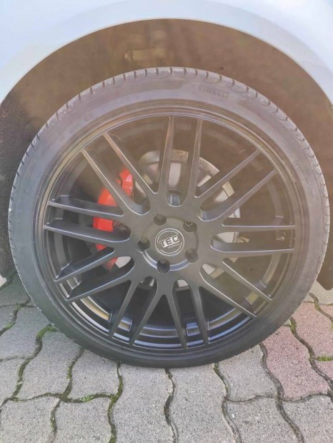 20" alufelni szett + Pirelli nyári gumik VW AUDI Skoda ASA GT1 Black