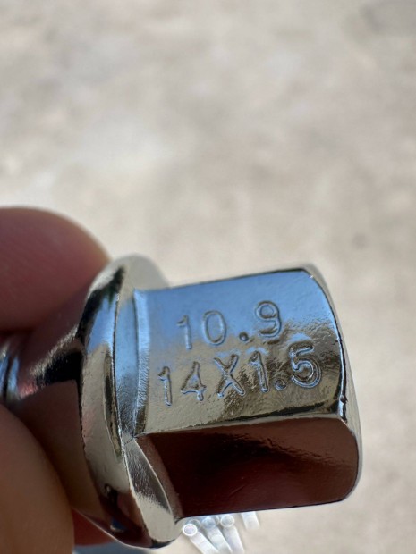 20 darabos M14x1.5 kerkcsavarok Audi, BMW, Peugeot, Benz, Citroen