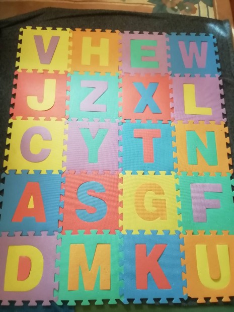 20 darabos habszivacs puzzle jtk gyerek sznyeg, 140x113 cm. 