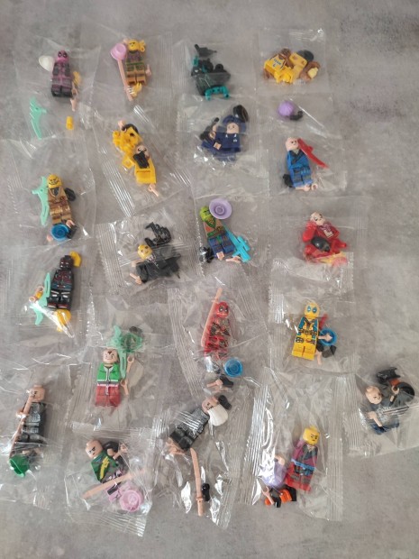 20 db j, bontatlan Lego mret ptjtk figura egybe 2000 Ft