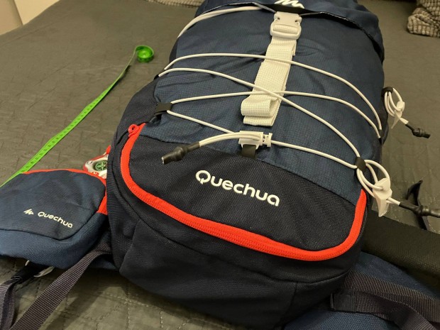 20 literes újszerű túrahátizsák (Decathlon Quechua), sötétkék