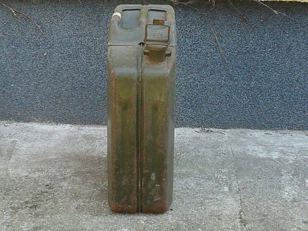 20 literes üzemanyagkanna