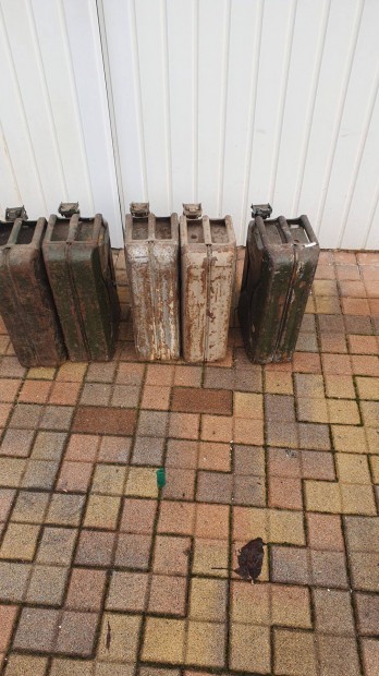 20 liteses �zemanyag kanna