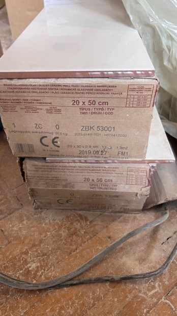 20cm x 50cm Falicsempe fehr Zalakermia Zbk-53001 2 doboz +1db