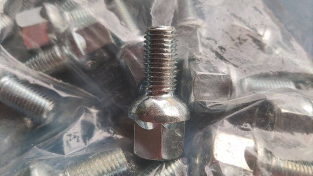 20db j M12x1.5 rdiusz kerkcsavar 23mm menet hosszal