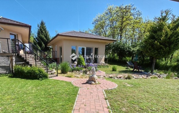 210 nm-es h�z elad� K�poln�sny�k