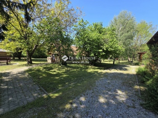 210 nm-es h�z elad� V�zv�r