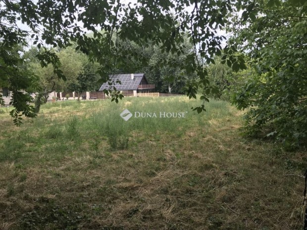 2157 nm-es telek elad� Velence