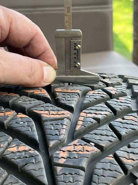 215/40R18 tli garnitra!