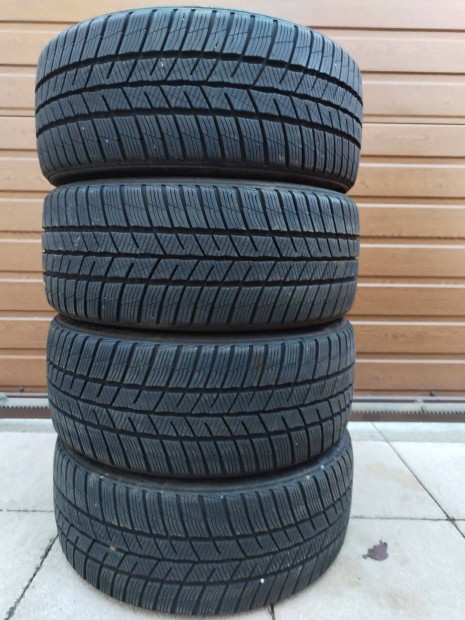 215 40 17 barum 215/40 R 17 tli gumi garnitura 7 mm
