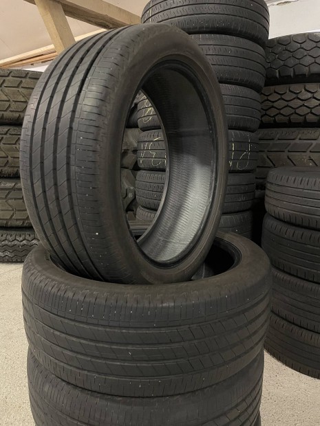 215/45R18 4 db Bridgestone Gumiabroncs eladó