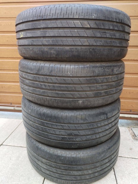 215 45 18 bridgestone nyári gumi garnitura 7 mm
