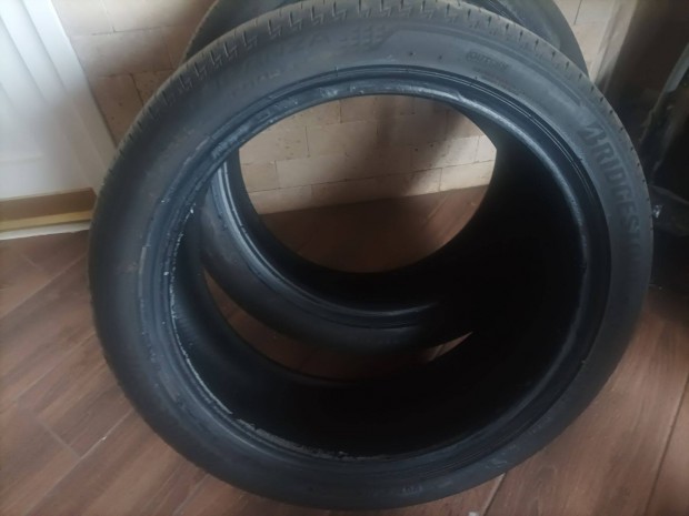215/45 R15 ny�ri gumi