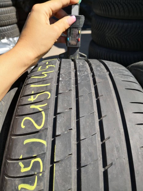 215/45 R16 Kumho nyári gumi 69000ft a 4db/325/