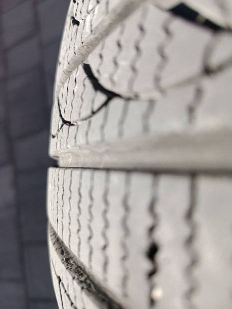 215/45 R17 Téli! Tristar.