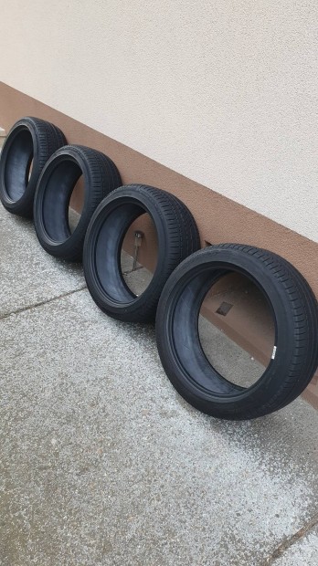 215/45 R17 nyári gumi 4db.