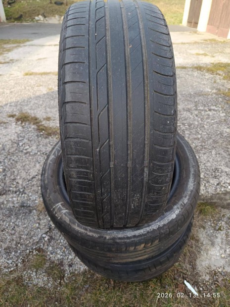 215/45 r17 4db Bridgestone ny�ri gumi elad�