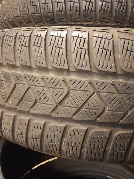 215/45r16 Pirelli tli gumik