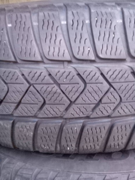 215/45r16 pirelli téli gumik