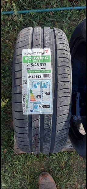 215/45r17 Kumho 1db j nyari 15000Ft