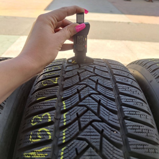 215/50 R17 Dunlop téli gumi 75000ft a 4db/153/